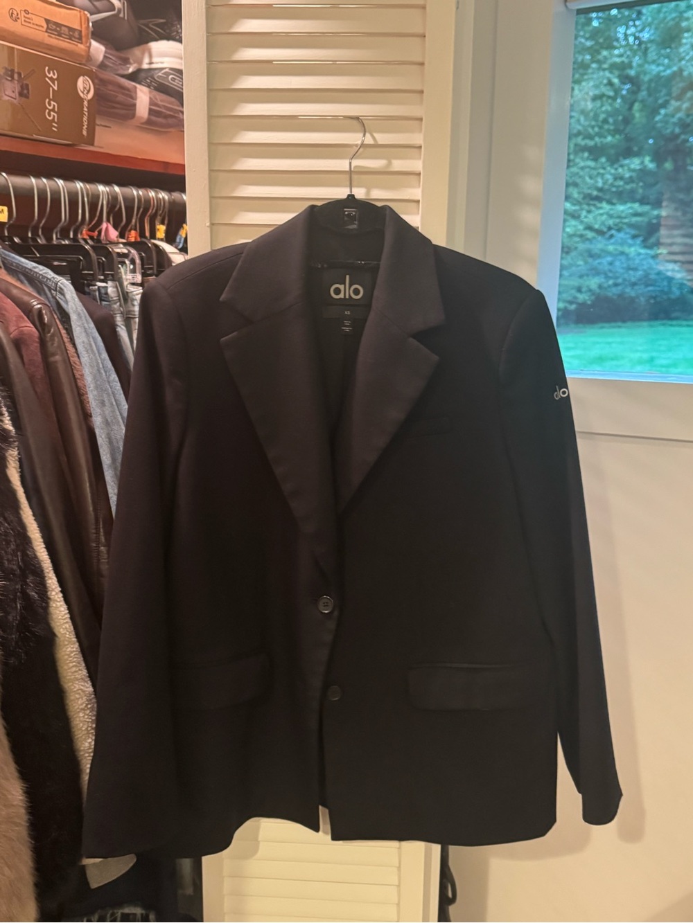 ALO Yoga First-Class Black Blazer - Picture 2 of 5